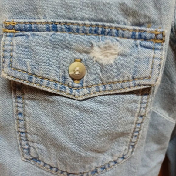 TOPSHOP Snap Button down top - Picture 2 of 10